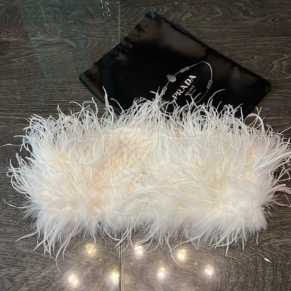 Feather top (size M, fits S-M, 34B) - Picture 2 of 3